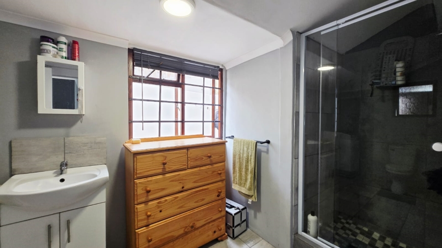 6 Bedroom Property for Sale in The Village Western Cape